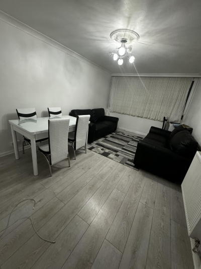 2  Bedroom Flat In 