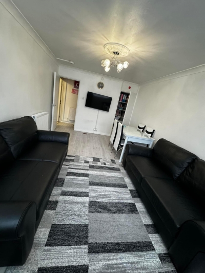 2 Bedroom Flat In 